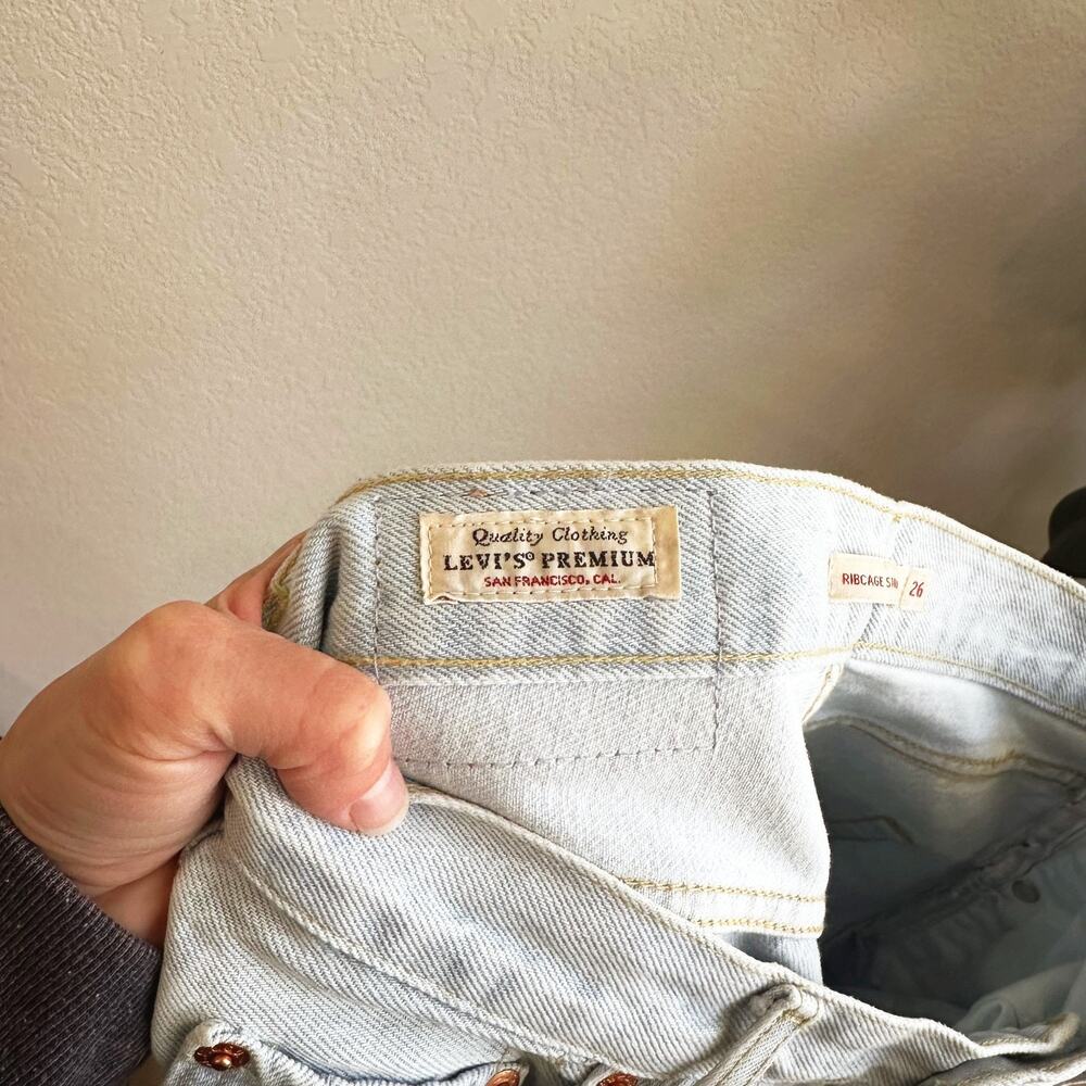 Levi's Womens Ribcage Straight Ankle Jeans Size 26 Premium Button Fly Distressed - Picture 5 of 10